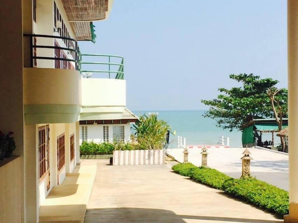 Khanom Golden Beach Hotel Exterior foto